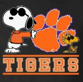 Snoopy College Football Indoor/Outdoor Waterproof Vinyl Decal - Clemson Tigers - snoopn4pnuts.com