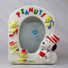 Snoopy Musial Picture Frame (Missing Clear Plastic Photo Cover) - snoopn4pnuts.com