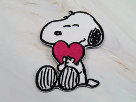 Snoopy Hugs Heart Patch - snoopn4pnuts.com