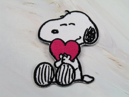 Snoopy Hugs Heart Patch - snoopn4pnuts.com