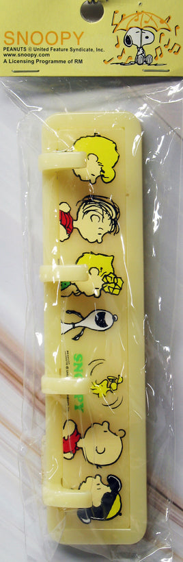 Snoopy Wall Hooks - snoopn4pnuts.com