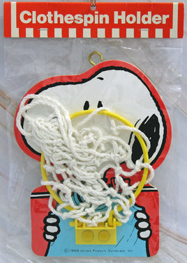 Snoopy Vintage Wood Clothes Pin Holder - snoopn4pnuts.com