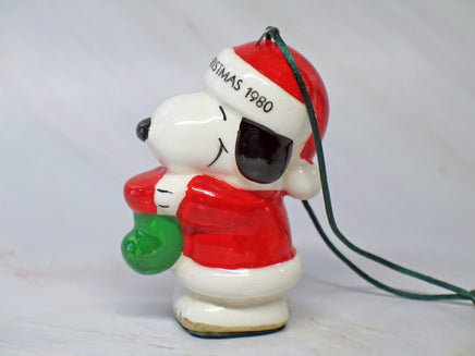 1980 Snoopy Holding Stocking Christmas Ornament (Near Mint) - snoopn4pnuts.com