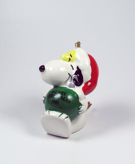 1981 Snoopy Holding Christmas Ball Ornament - snoopn4pnuts.com