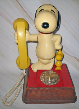 Snoopy Vintage AT&T Rotary Telephone - snoopn4pnuts.com