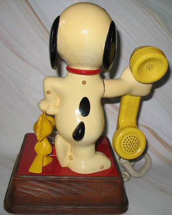 Snoopy Vintage AT&T Rotary Telephone - snoopn4pnuts.com