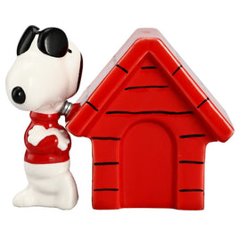 Snoopy Joe Cool Salt and Pepper Shaker Set With Magnetic Connection - snoopn4pnuts.com