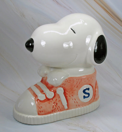 SNOOPY IN TENNIS SHOE Bank - snoopn4pnuts.com