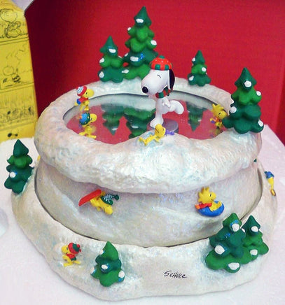 Peanuts Musical and Animated Skating Rink Figurine - It's Nice On The Ice - snoopn4pnuts.com