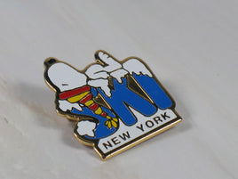 Snoopy Ski Enamel Pin - NEW YORK - snoopn4pnuts.com