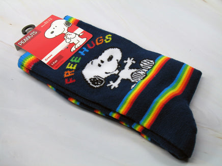 Snoopy Crew - Length Socks - Free Hugs - snoopn4pnuts.com