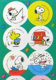 Snoopy Holiday Circle-Shaped Stickers