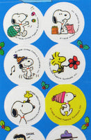 Snoopy Holiday Circle - Shaped Stickers - snoopn4pnuts.com