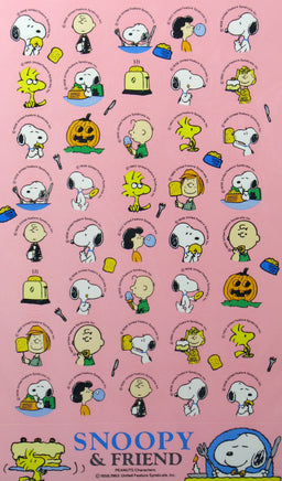 Snoopy Mini Circle - Shaped Stickers - snoopn4pnuts.com