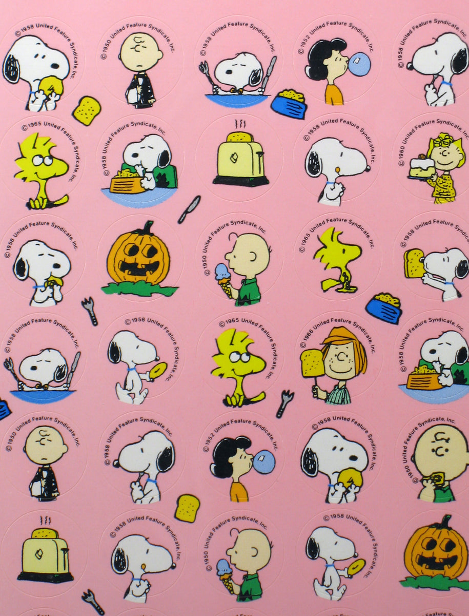 Snoopy Mini Circle-Shaped Stickers| snoopn4pnuts.com