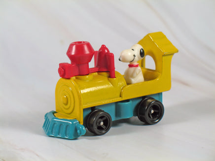 Snoopy Drives Diecast Locomotive (Near Mint) - snoopn4pnuts.com