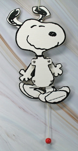 Snoopy Vintage Wood String Toy