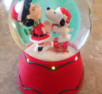 Snoopy Kissing Lucy Musical and Lighted Snow Globe - snoopn4pnuts.com