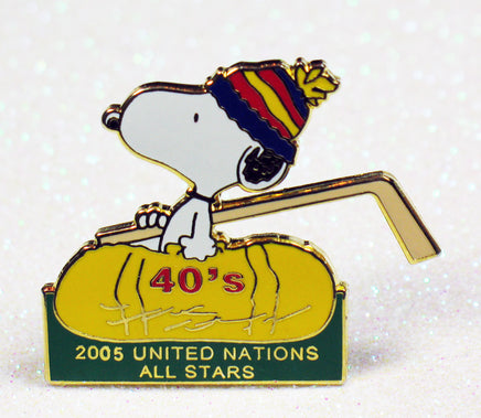 Snoopy United Nations All Stars Hockey League Pin - 2005 - snoopn4pnuts.com