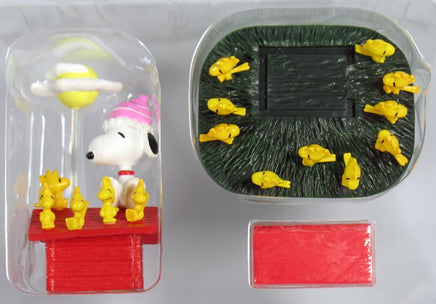 Snoopy Premium Figure Scene Set - Under The Moon