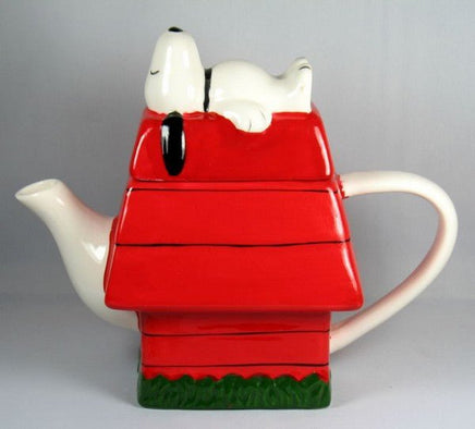 Snoopy's Doghouse Ceramic Tea Pot (Near Mint) - snoopn4pnuts.com