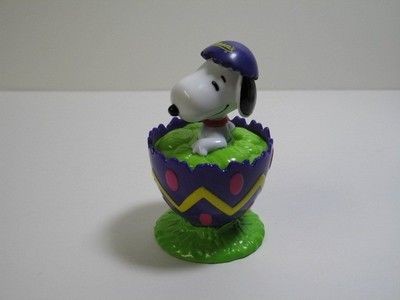 Snoopy Candy-Filled Easter Egg