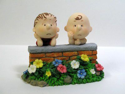 Charlie Brown and Linus At Wall Figurine
