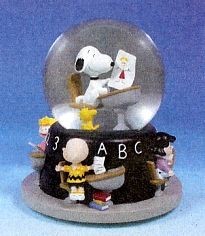 Back To School Musical Water Globe - Plays "Linus & Lucy"