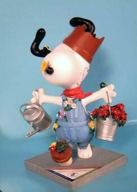 Peanuts On Parade - "Snoopy's Garden Party"  (Paper Tears On Front Of Box)