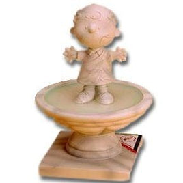 Charlie Brown Around Town Figurine - Charlie Brownus Around Townus