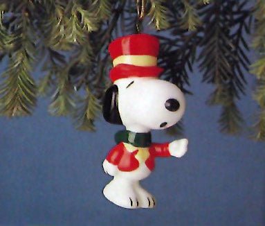 1988 Snoopy Caroler Christmas Ornament - snoopn4pnuts.com