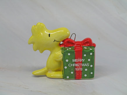 1978 Woodstock's Christmas Gift Ornament (Tail Repaired; Hanging Cord Included) - snoopn4pnuts.com