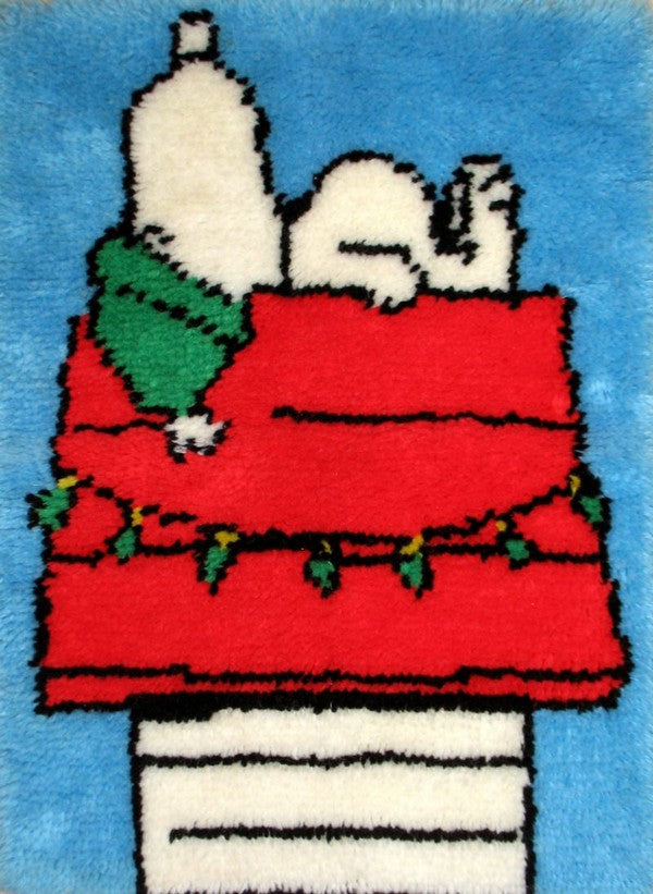Snoopy Christmas Doghouse Latch Hook Wall Hanging / Rug