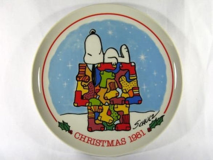 1981 - Schmid Christmas Plate - snoopn4pnuts.com