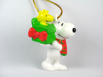 Snoopy Holding Gift Pvc Ornament